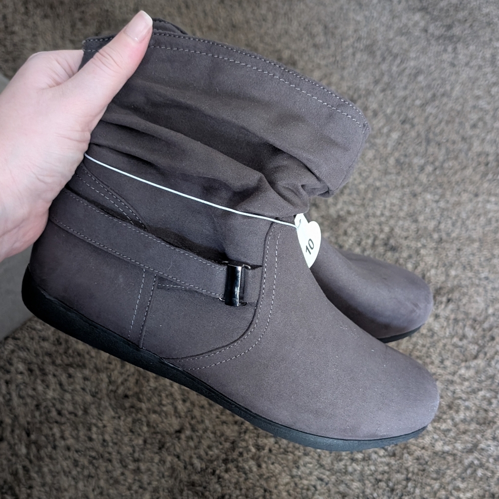 3/$20 New Grey Booties